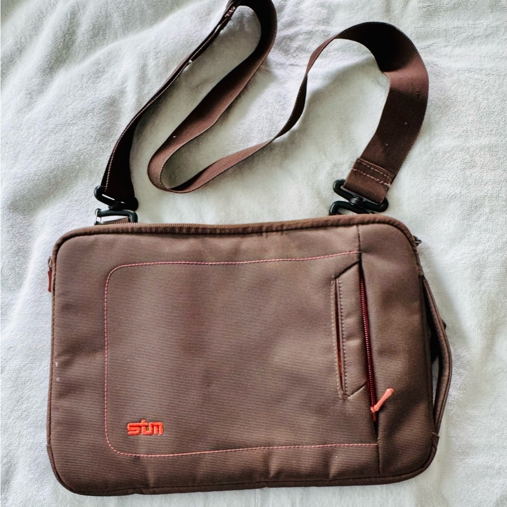 STM Ipad Tablet Zippered Case Sleeve Brown NWOT